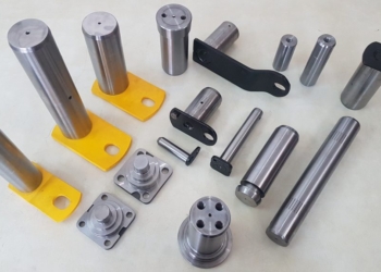 PINS FOR EARTH MOVING MACHINES